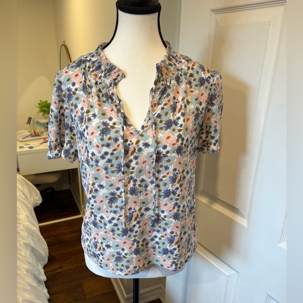 🌷monteau Los Angeles Colourful Floral Blouse Size Medium 3/$30